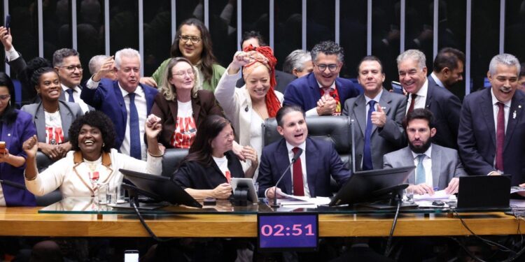 Como votaram os deputados pernambucanos? Confira