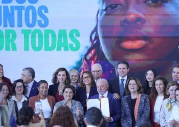 Novas medidas do governo reforçam proteção das mulheres na internet