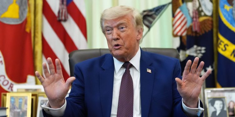 Taxação ao Brasil foi definida em 2025 e comunicada por Trump na carta a Lula em 9 de julho. Novidade foi apenas o percentual de 25%