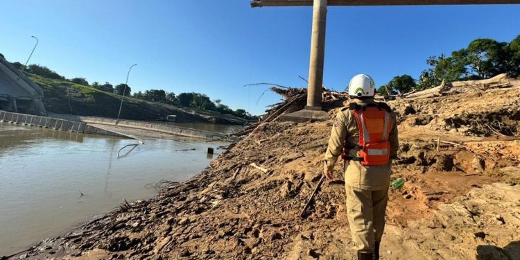 Ponte de R$ 36 milhões desaba e deixa quatro feridos no Acre